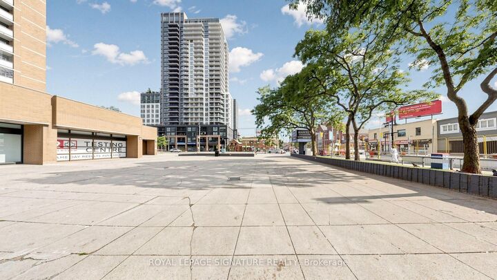 Property Photo: 286 Main Street 1005 ON M4C 4X4