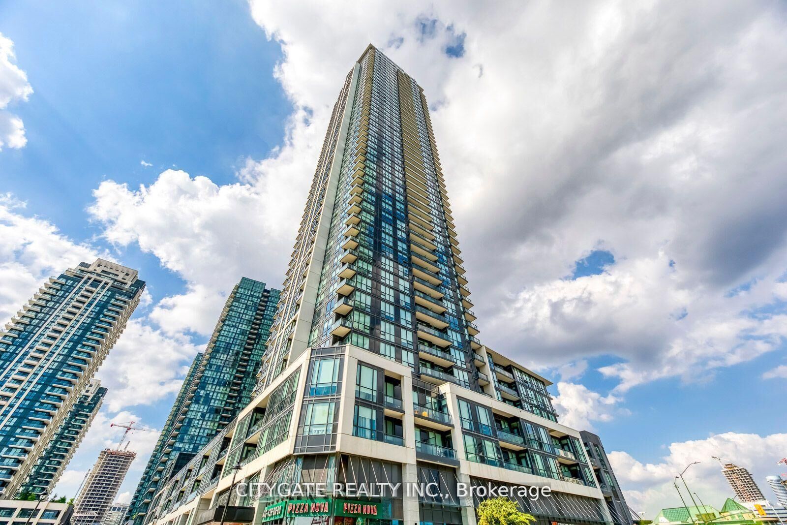 Property Photo: 225 Webb Drive 314 ON L5B 3Y5