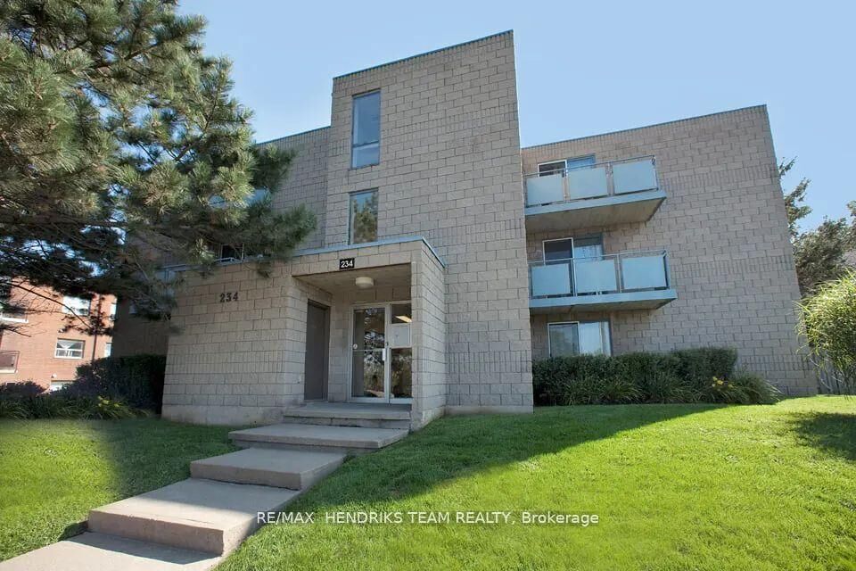 Property Photo:  234 Oakdale Avenue 202  ON L2P 2K6 