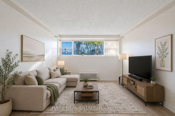 Property Photo:  352 Hopewell Avenue 1  ON M6E 2S2 