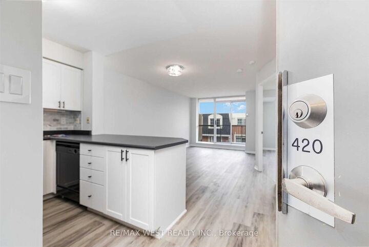 Property Photo:  1000 King Street W 420  ON M6K 3N1 