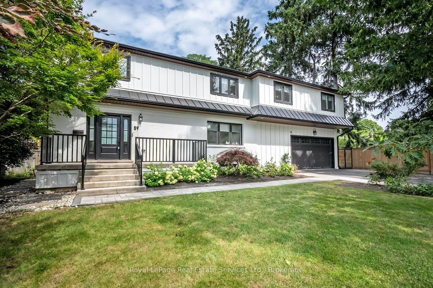 Property Photo: 59 Fairwood Place E ON L7T 2B7