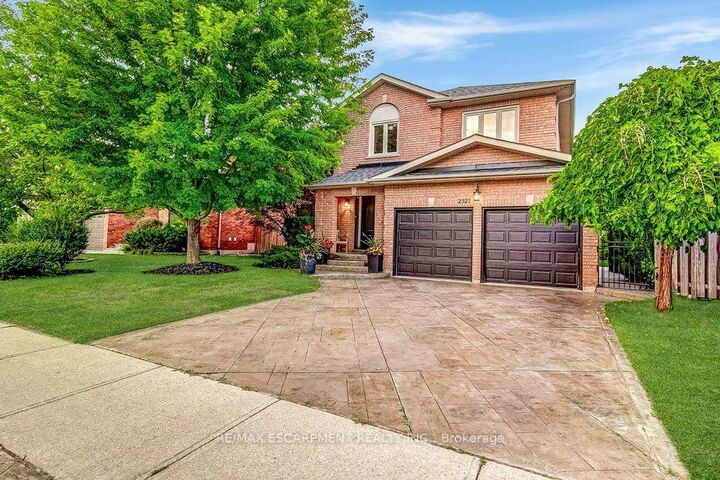 Property Photo: 2527 Andover Road ON L6H 6C3