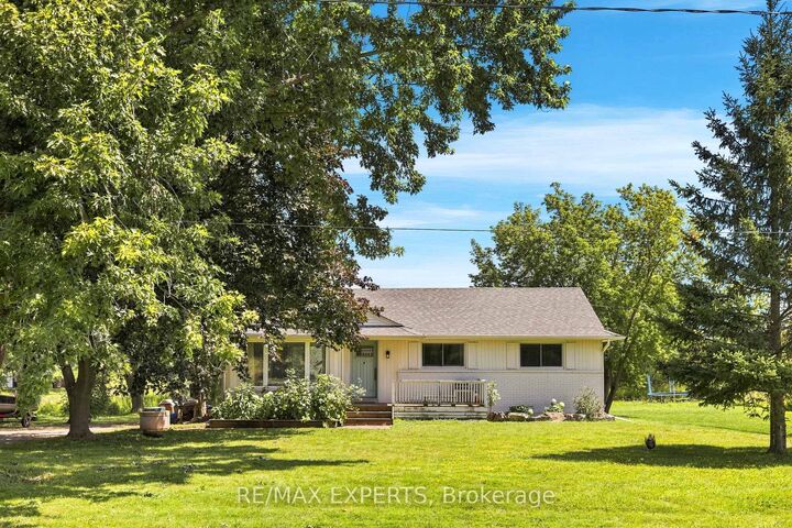 2724 8 Side Road — photo 1