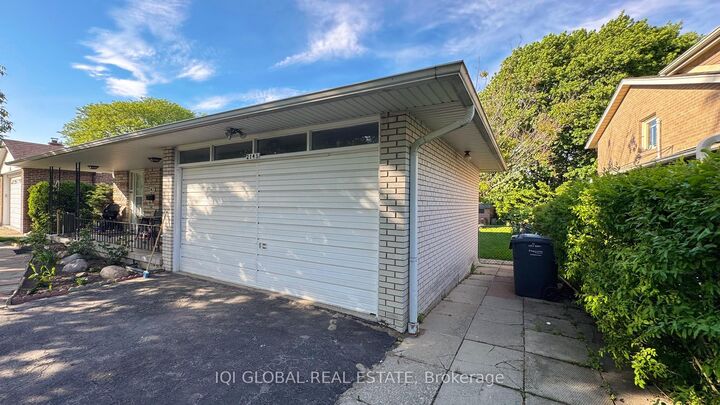 Property Photo:  2143 Linby Street 2  ON L4Y 1V6 