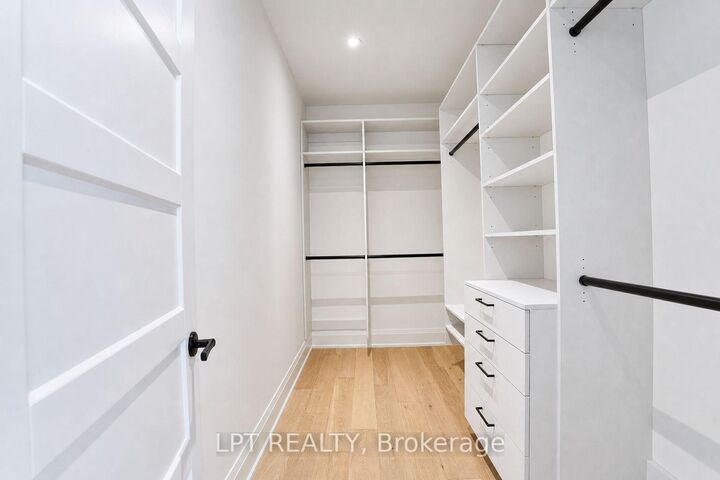 Property Photo: 3 Richmond Park Drive ON L4P 0H2