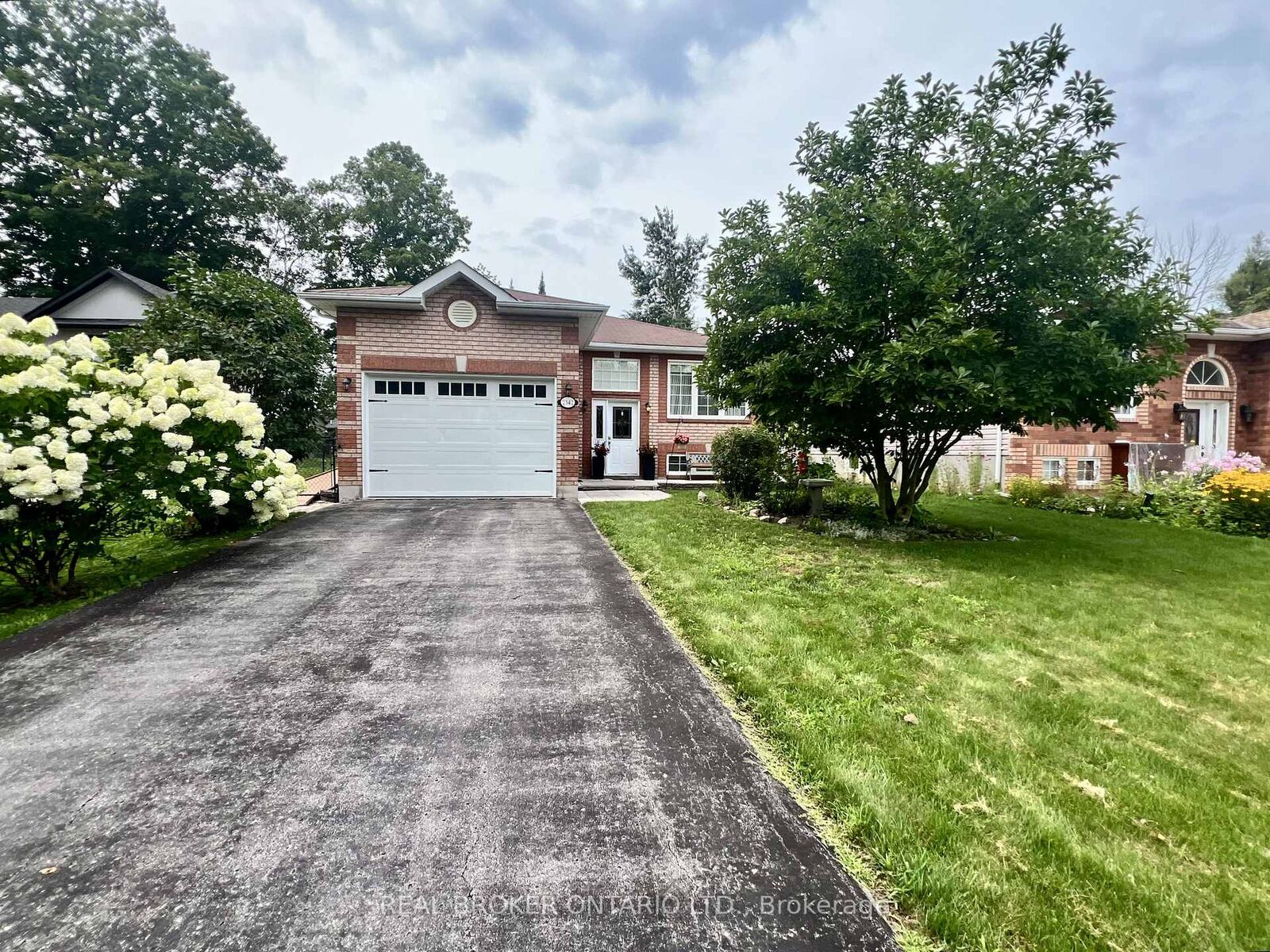 Property Photo: 2342 Somers Boulevard ON L9S 2E8