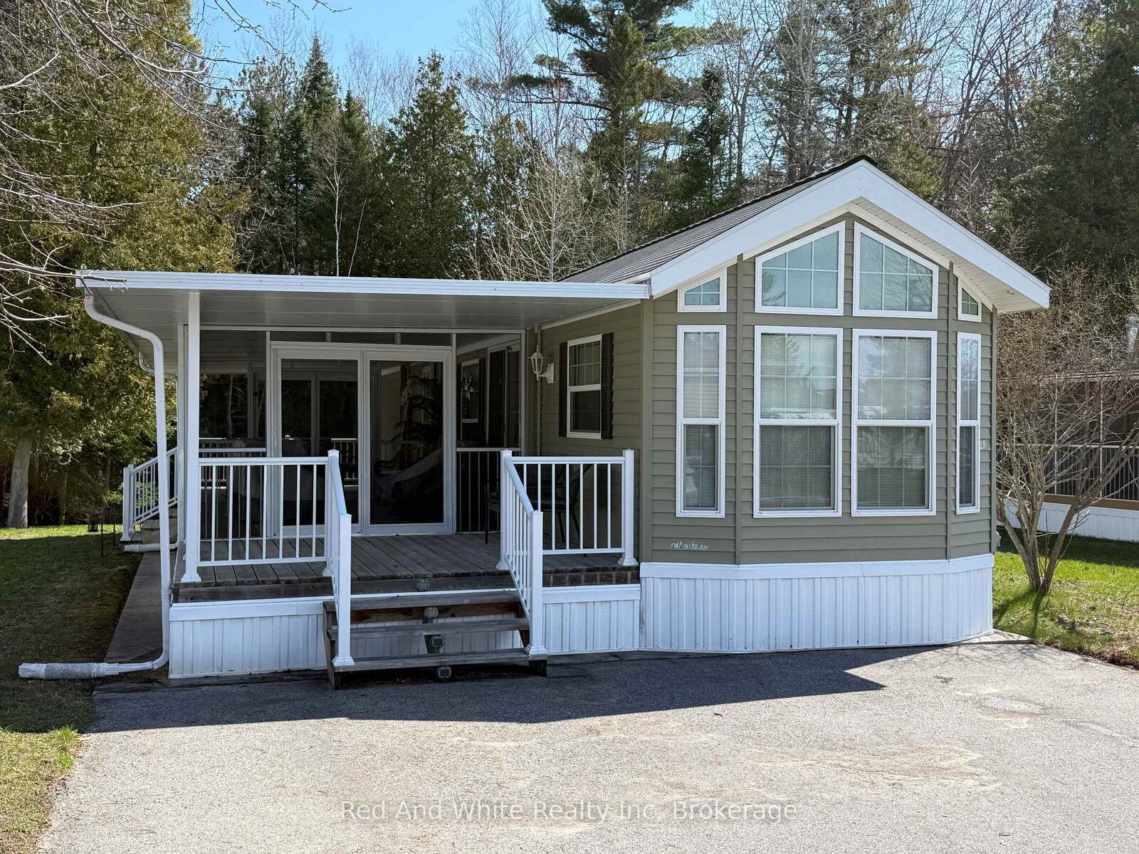 Property Photo:  103 Madawaska Trail  ON L9Z 1X7 