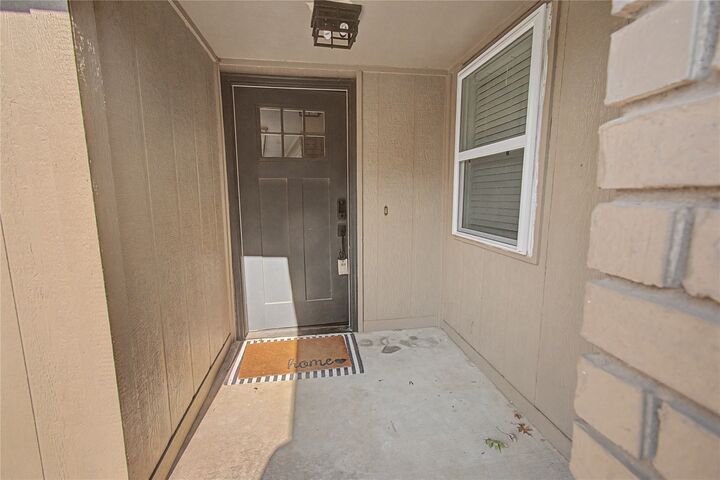 Property Photo:  811 Sherwood St  OK 74403 