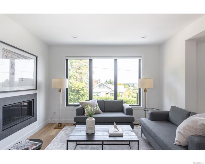 Property Photo: 309 Elizabeth St BC V9R 3C5