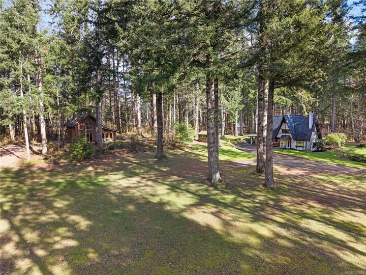 Property Photo: 2138 Left Rd BC V9J 1T9