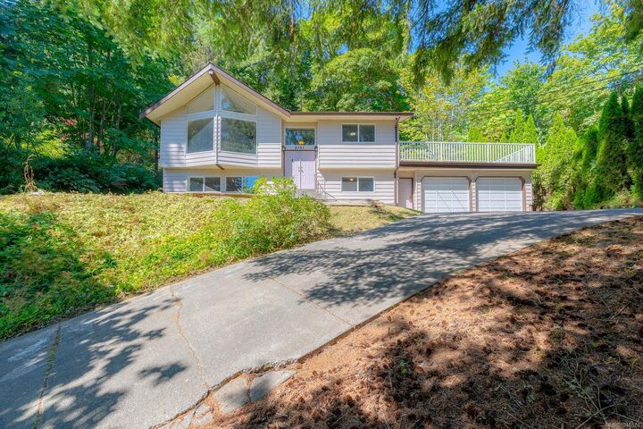 2151 Lakeside Dr — photo 1
