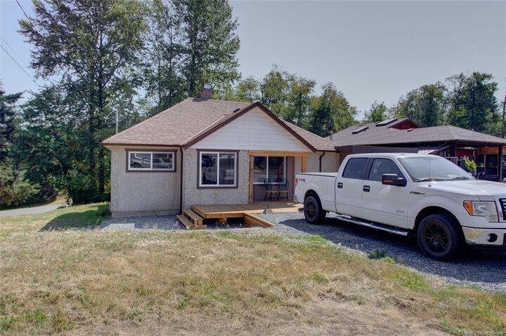 Property Photo: 26 Stevens Cres BC V0R 2G0