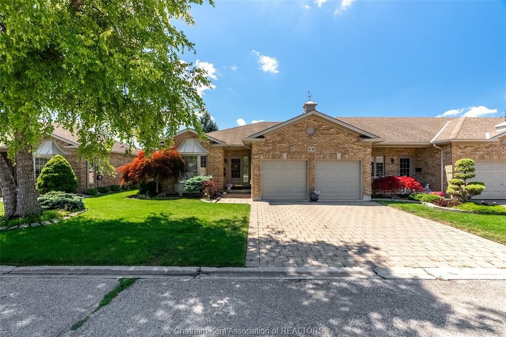 Property Photo: 35 Home Place ON N7L 5P4