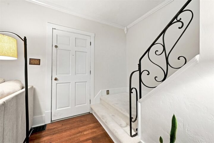 Property Photo: 3943 Evergreen Rd PA 15214