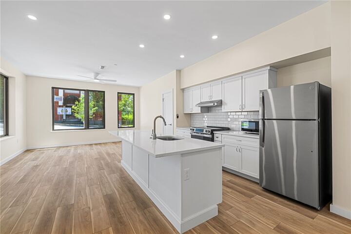 Property Photo:  129 Hazelwood Ave  PA 15207 