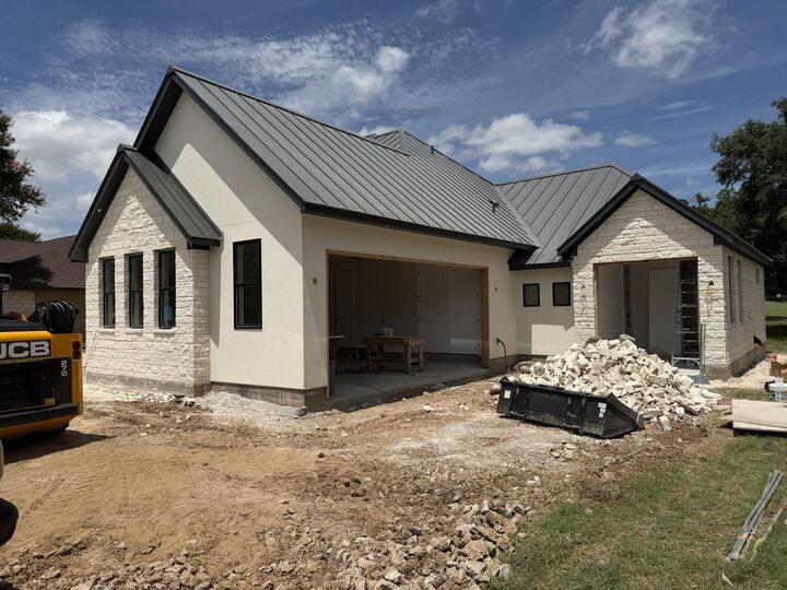Property Photo: 114 Meadowlakes Drive TX 78654