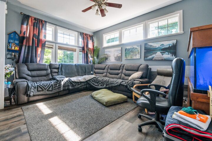 Property Photo: 33852 Knight Avenue BC V2V 7B6