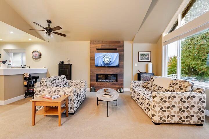 Property Photo: 336 E 26th Street BC V7N 1B1