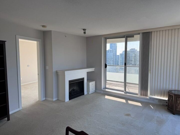 Property Photo:  2133 Douglas Rd 2202  BC V5C 0E9 