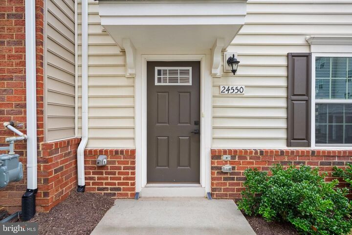 Property Photo:  24550 Pommel Terrace  VA 20166 