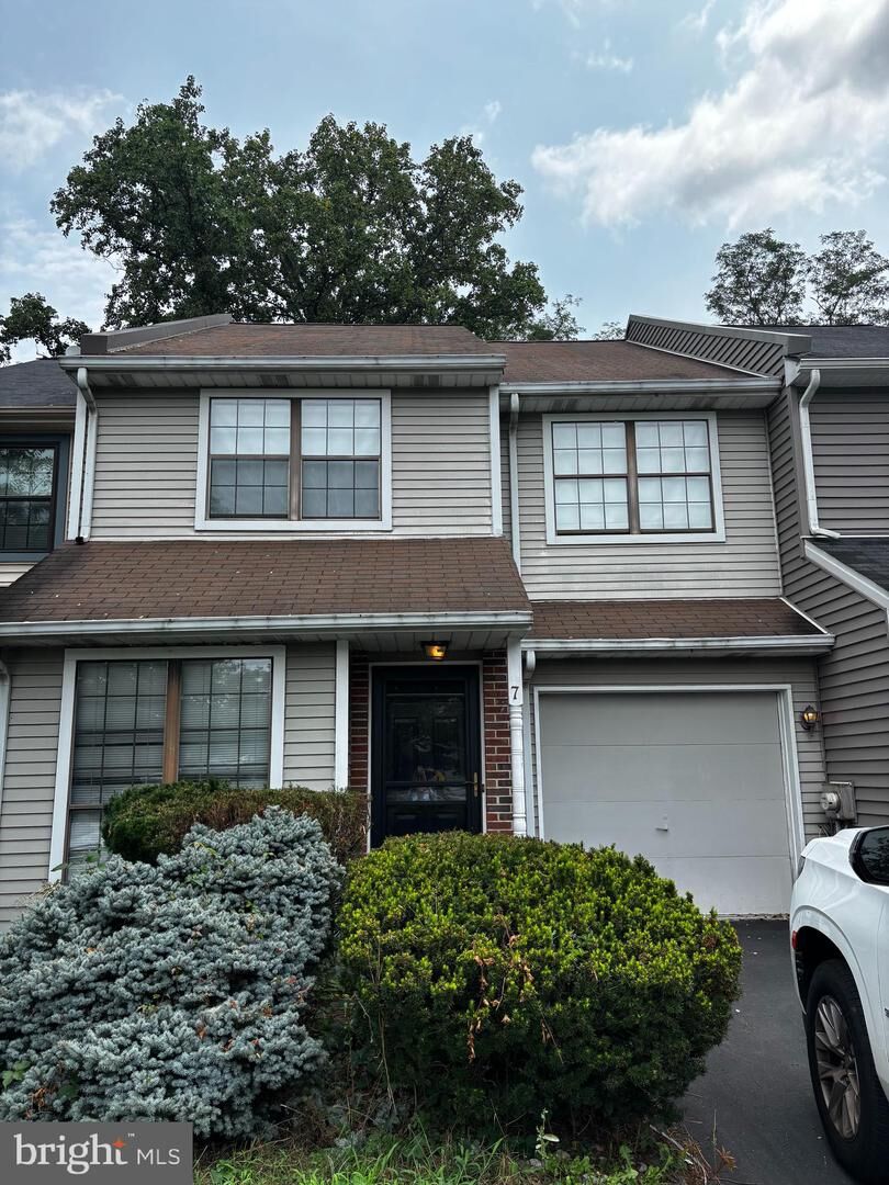 Property Photo:  7 E Ridge Mews  PA 18940 