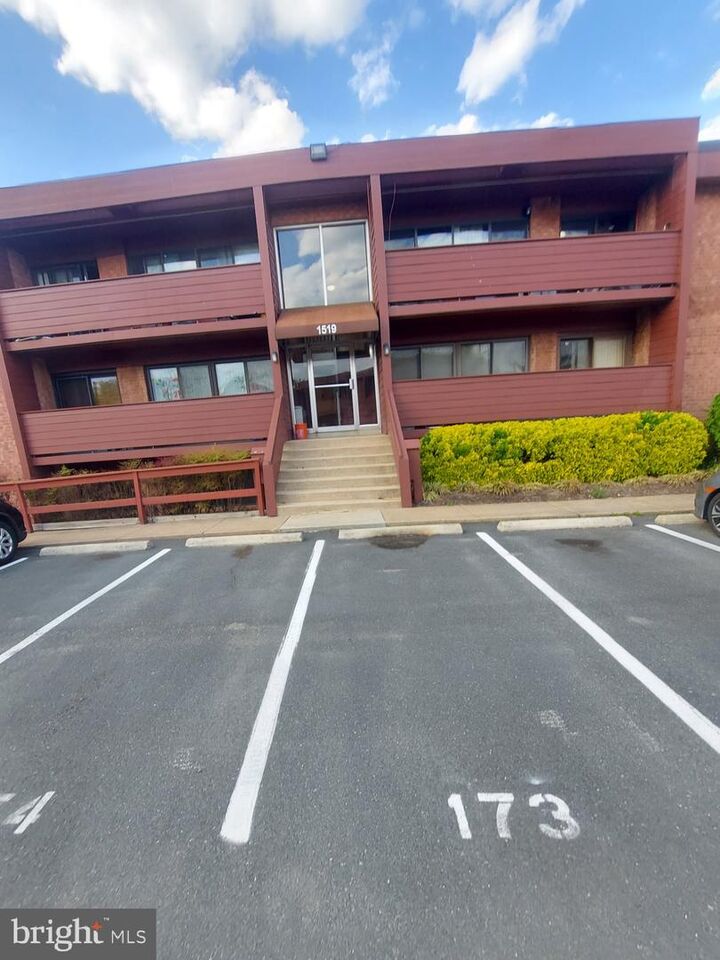 Property Photo:  1519 S George Mason Drive S 21  VA 22204 