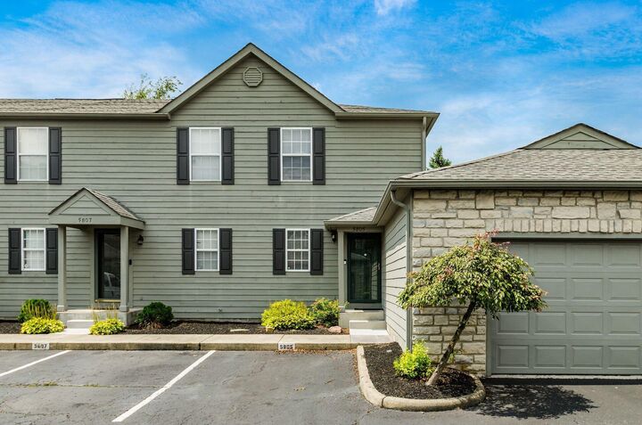Property Photo: 5805 Blendon Place Drive OH 43230