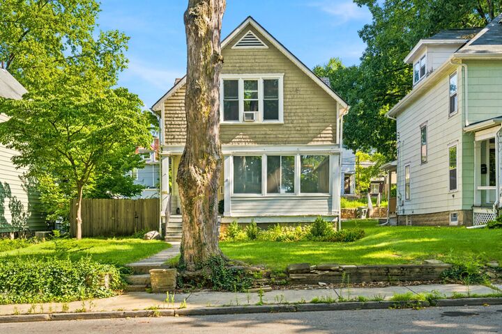 Property Photo:  208 E Northwood Avenue  OH 43201 