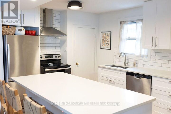 Property Photo:  83 Emery Street West  ON N6J 1R9 