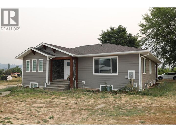 Property Photo:  820 32nd Avenue  BC V0B 1G1 
