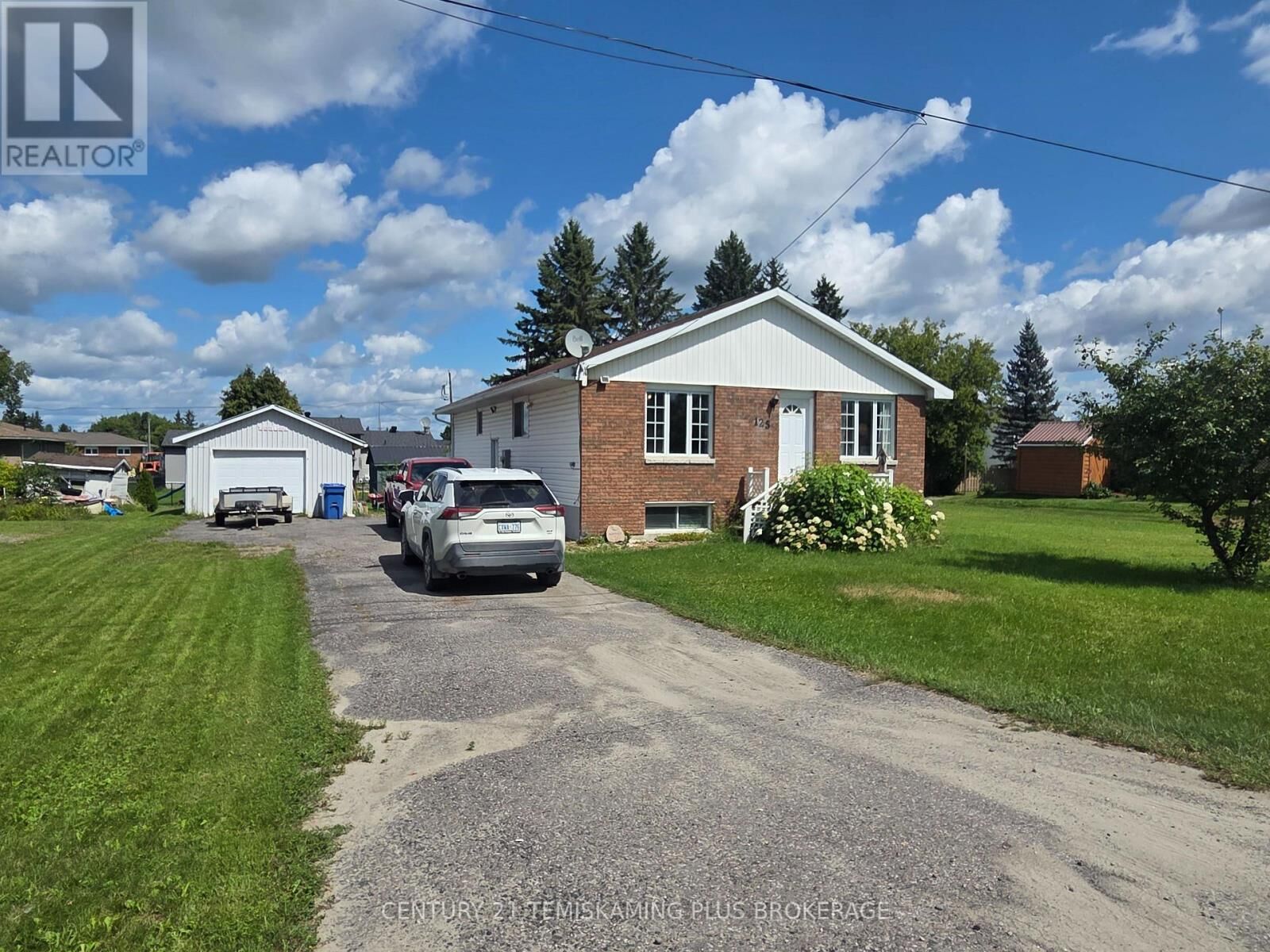 Property Photo:  125 4th Avenue  ON P0J 1H0 