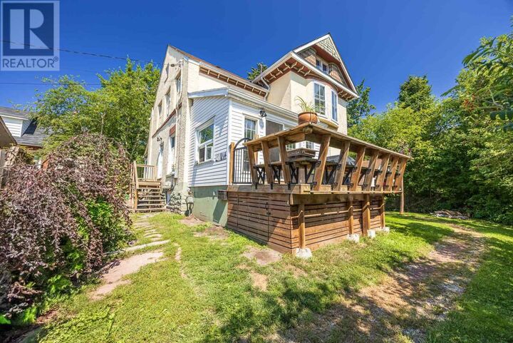 Property Photo:  1099 Queen St E  ON P6A 2E1 