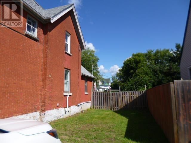 Property Photo:  305 Cameron St  ON P7C 2H1 