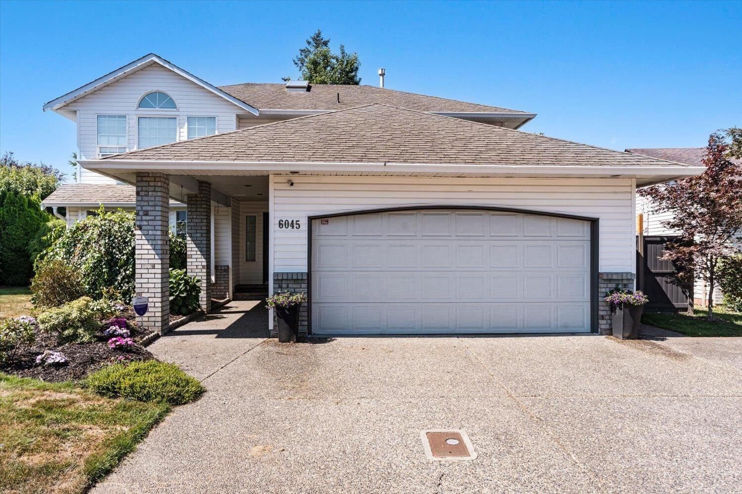 Photo de la propriété: 6045 Glenroy Drive BC V2R 2H8
