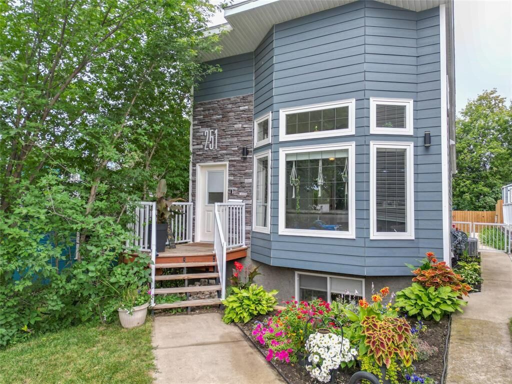 Property Photo:  251 Frederick Street  MB R7A 5K4 