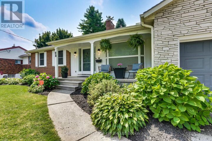 Property Photo: 98 Maud Street ON N4S 3Y6