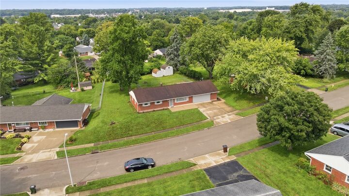 Property Photo: 2821 Powhattan Place OH 45420