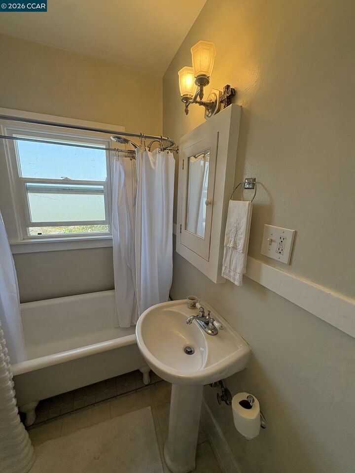 Property Photo: 724 Edwards CA 94525