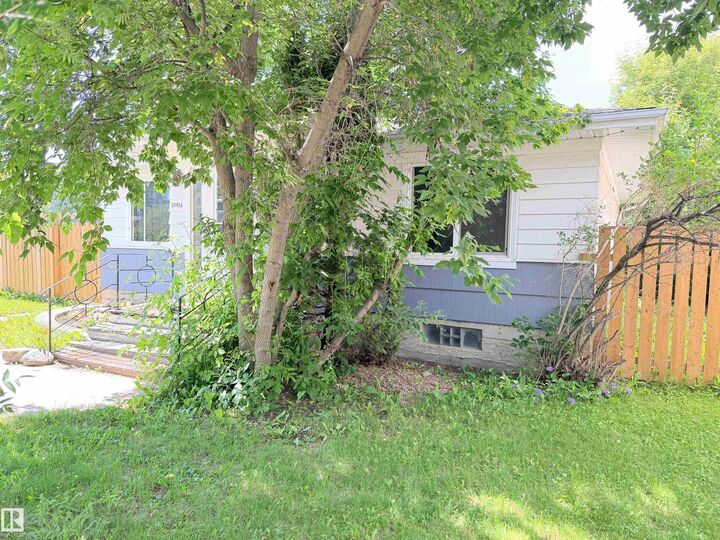 Property Photo:  10416 100 Avenue  AB T7P 1T6 