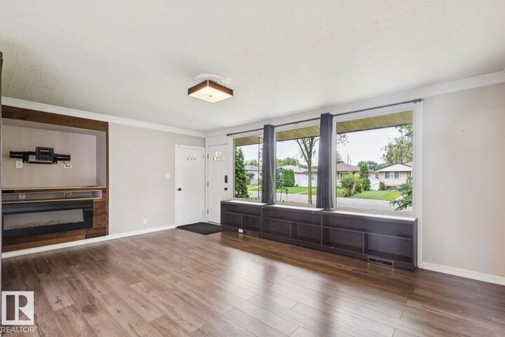 Property Photo:  10151 71 Street NW  AB T6A 2V6 
