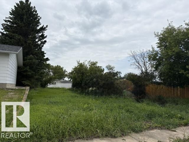 Property Photo:  5714 55 Street  AB T9C 1J6 