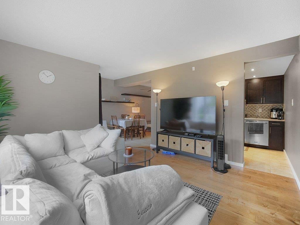 Property Photo:  34 Amberly Court NW  AB T5A 2H9 