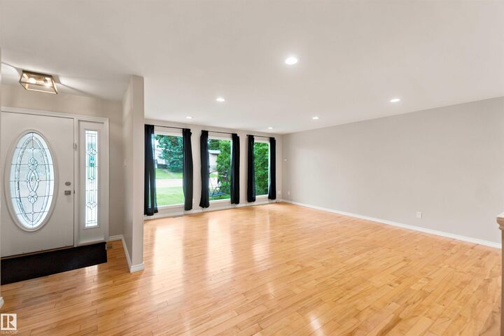 Property Photo: 4414 53A AB T0A 3C0
