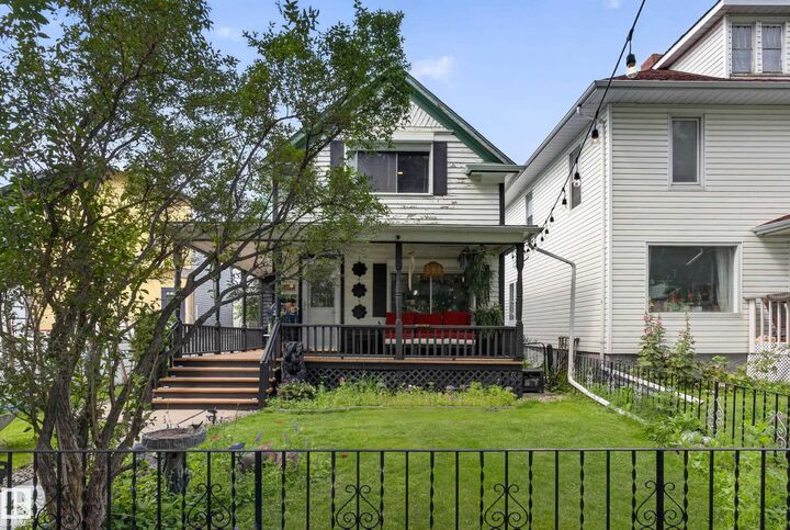 Property Photo:  11434 94 Street NW  AB T5G 1H4 