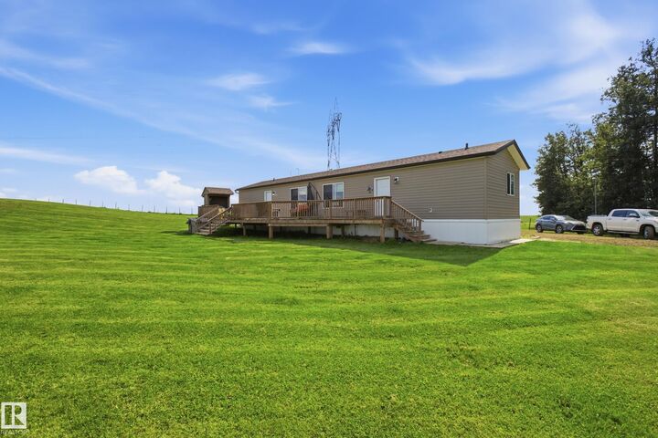Property Photo:  51017 Rge Rd 14  AB T7Z 1M3 