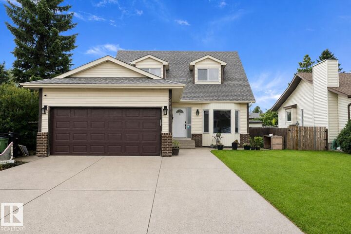 Property Photo:  9811 158 Avenue NW  AB T5X 4V3 