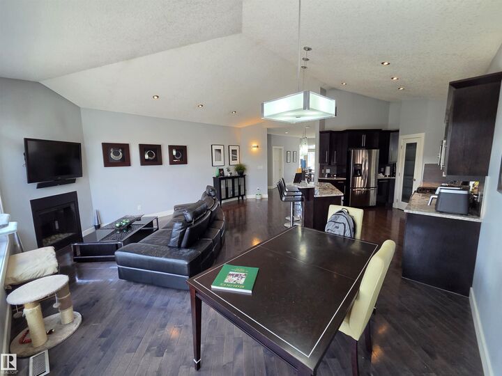 Property Photo:  472 Foxtail Court  AB T8A 3K2 