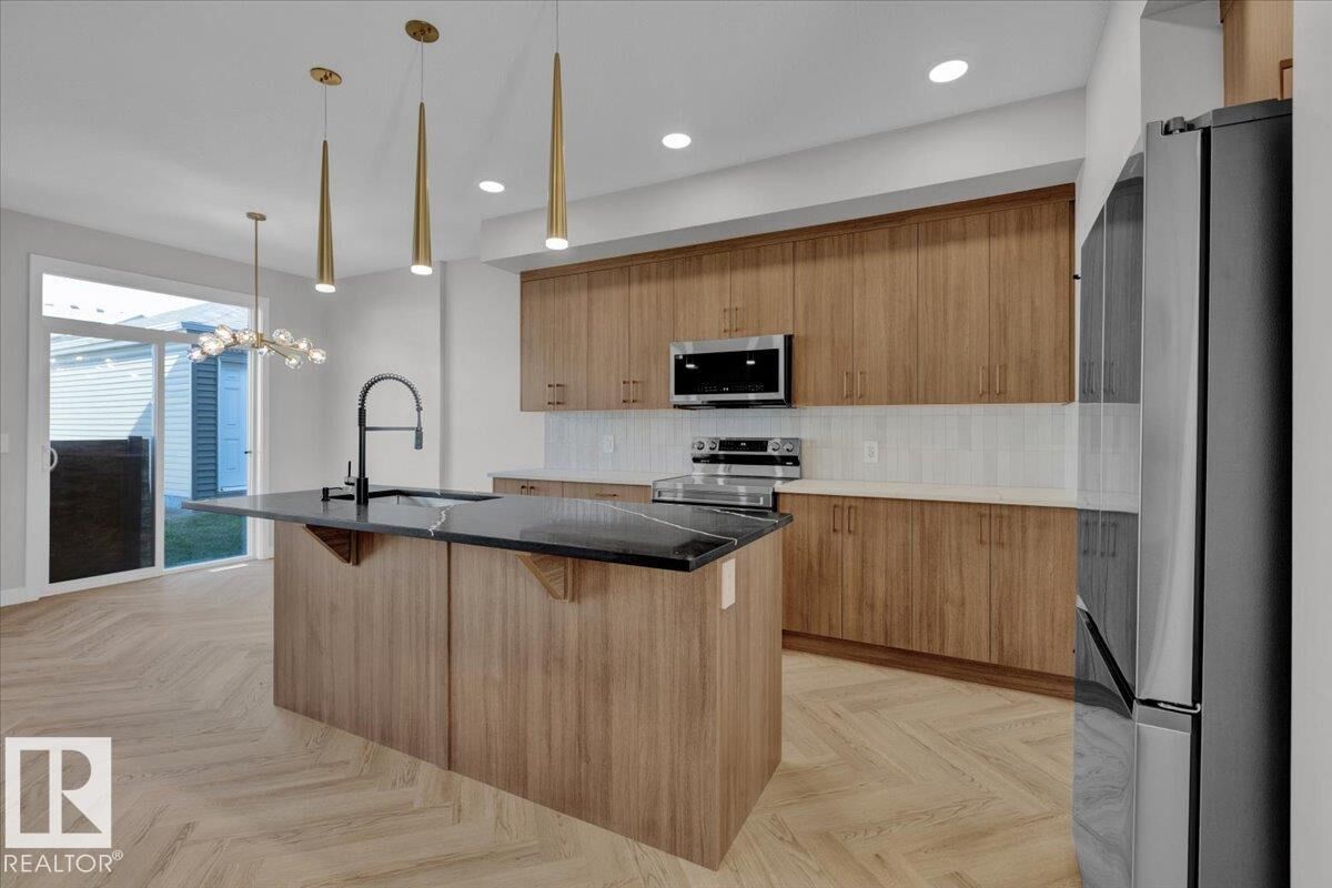 Property Photo:  2211 Crossbill Link NW  AB T5S 0Y6 