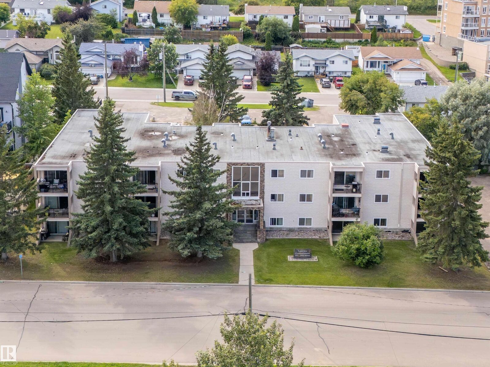 Property Photo:  911 10 Street 201  AB T9M 1J8 